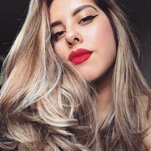 Meet your Posher, Carolina